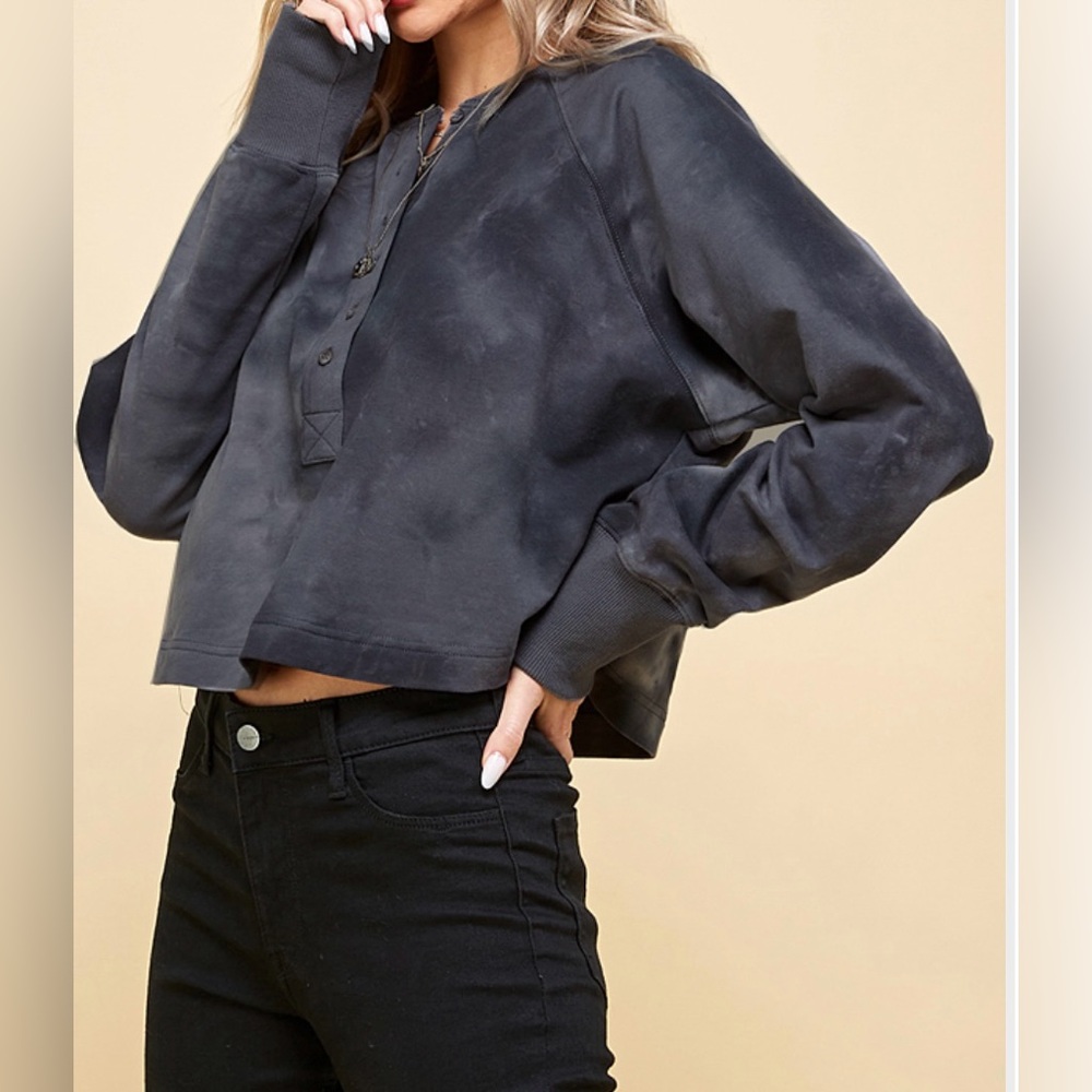 Henley Vintage Charcoal Tie-Dye Crop top